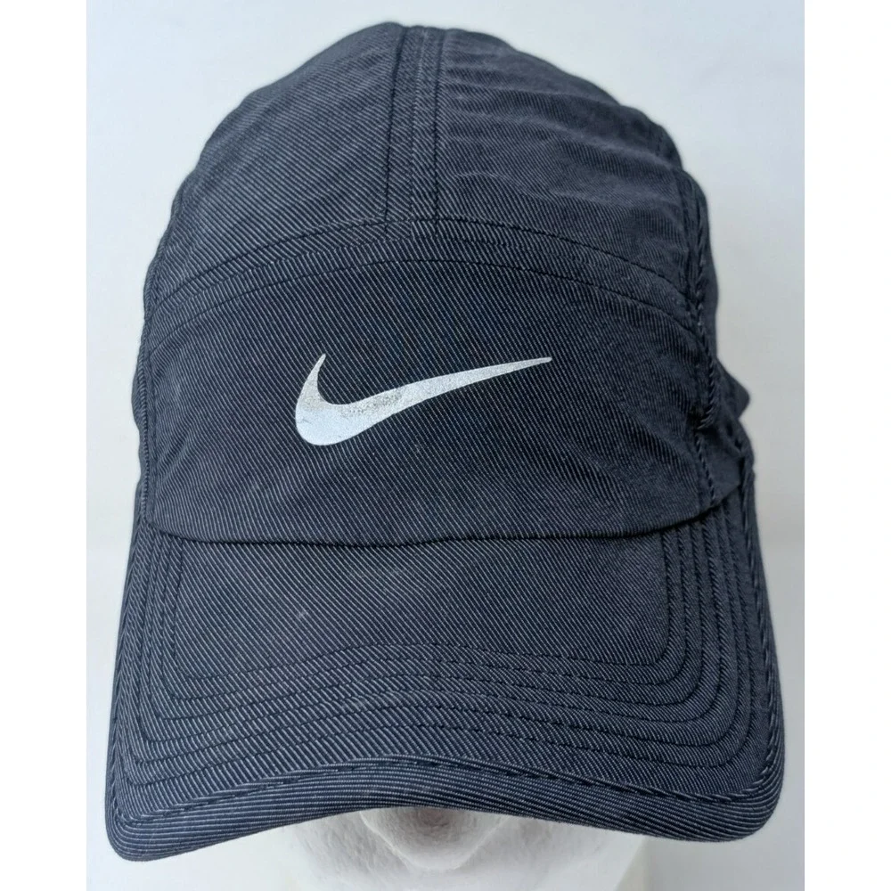 Nike Hat Strap Back‎ Gray White AW84 Swoosh 5 Panel Dri Fit Lightweight Running